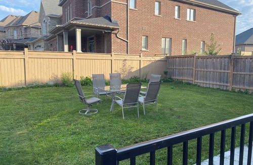 Ajax House | Adorable 2-Bedroom Basement with Sep Entrance