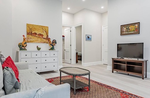 Englemount - Lawrence House | Adorable 2 Bedroom Vacation Home with Free Parking
