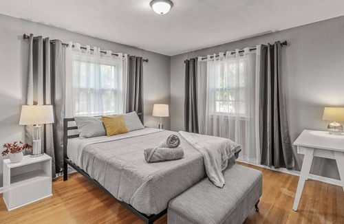 Maplewood House | Adorable Home- 3M Headquarter/MOA/St Paul