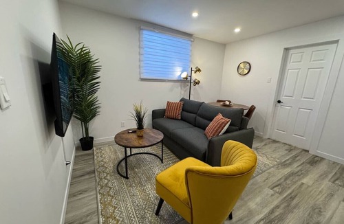 Cote-Des-Neiges—Notre-Dame-De-Grace Apartment | Affordable 2BR for City Explorers