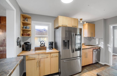 Robbinsdale House | Affordable & Spacious home near Minneapolis