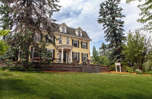 Congdon Park House | AG Thomson Suite w/King Bed & Sauna