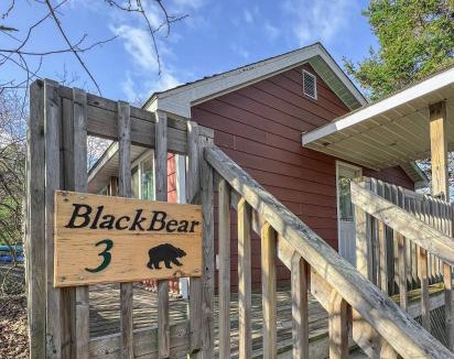 Magnetawan Cabin | Ahmic Lake Resorts Black Bear Cottage