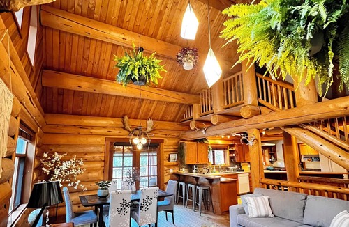 Mission Cabin | Airy Log Cabin