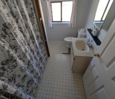 Alert Bay Apartment | Alert Bay, Spacious Executive Suite with Panoramic Ocean Views