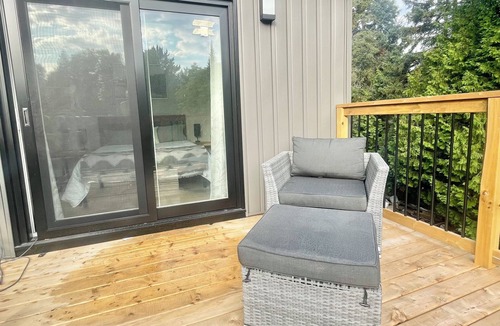 Whitney House | Algonquin Paradise. Perfect for Multi-families, near Algonquin Park + Hot Tub
