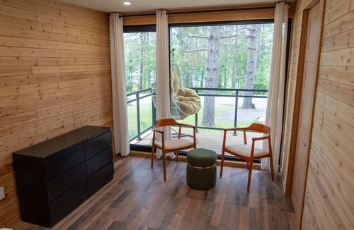 South Algonquin Cabin | Algonquin's Edge Resort | Waterview 4