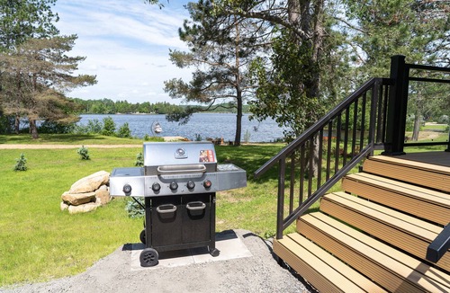 South Algonquin Cabin | Algonquin's Edge Resort | Waterfront 8