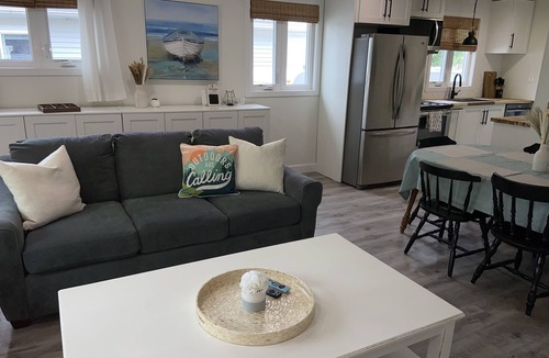 Wainfleet Cottage | All Season Cottage steps to Long Beach
