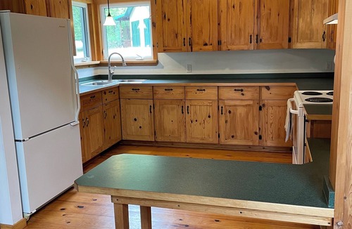Bonfield Cottage | All season getaway waterfront on Talon Lake