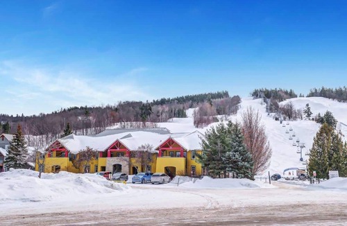 Calabogie Condo | All Season Ski in/Out Chalets at Calabogie Peaks