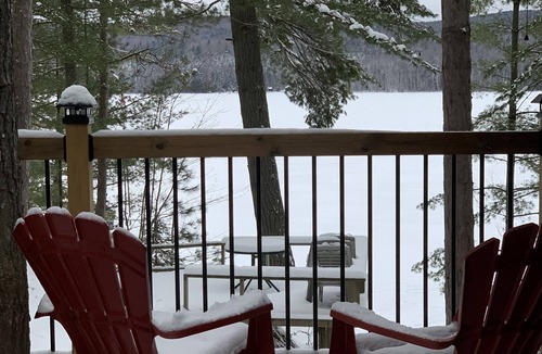 Bonfield Cottage | Amazing Canadiana 4 Bedroom log Cottage.