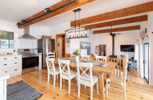 Bracebridge House | Amazing Family cottage on Prime Lake Muskoka