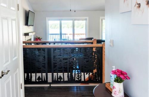 Haliburton Apartment | Amazing Lakefront cottage on Paradise Lake