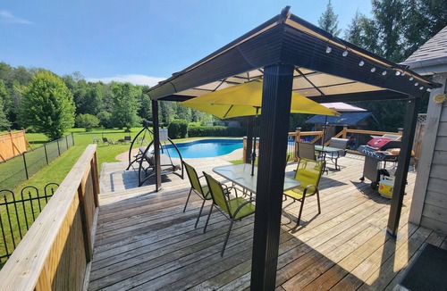 Lagoon City Cottage | Amazing Private Pool at 4BR/3WR Cottage + Close By Beaches, Parks, Marine