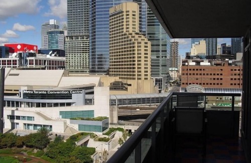 Toronto Entertainment District Condo | Amazing Views in Toronto's New Southcore District ! Great Monthly Rates