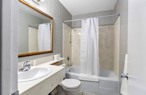 Algoma District Hotel | Ambassador Motel