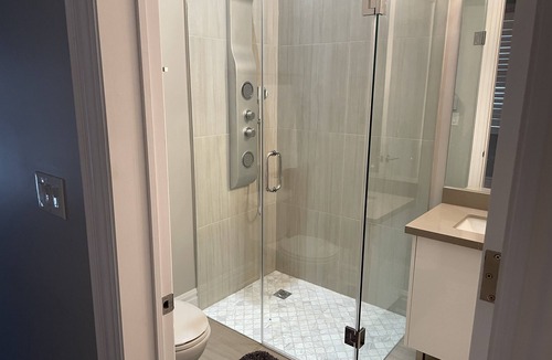 Pickering House | Ambassador style Smart home 5 min walk to beach