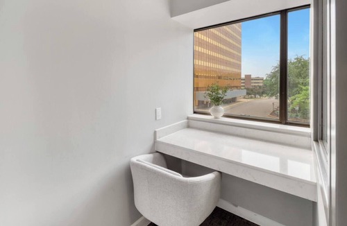 South Loop Apartment | Amenity Rich Double Queen Suite