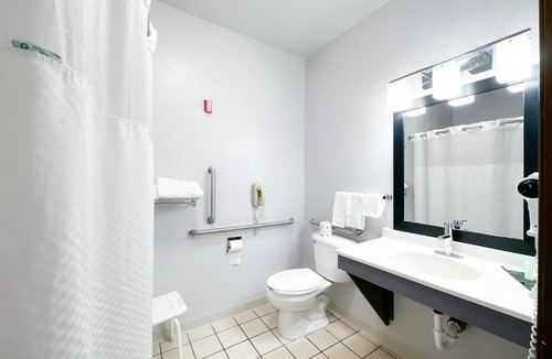 Finlayson Hotel | America's Quality Inn & Suites - Finlayson