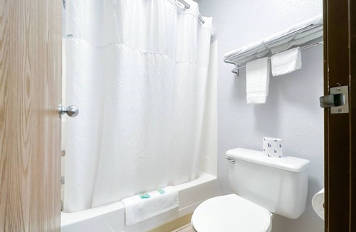 Finlayson Hotel | America's Quality Inn & Suites - Finlayson