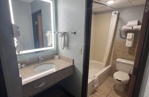 Albert Lea Hotel | AmericInn by Wyndham Albert Lea
