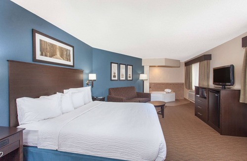 Mankato Hotel | AmericInn by Wyndham Mankato Event Center