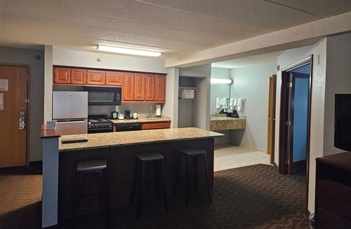 Marshall Hotel | AmericInn by Wyndham Marshall