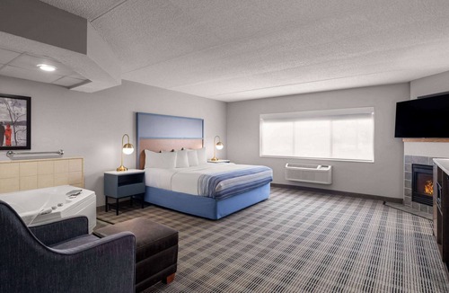 Shakopee Hotel | AmericInn by Wyndham Shakopee Near Canterbury Park