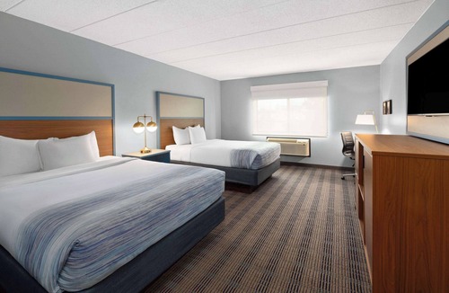 North Branch Hotel | AmericInn by Wyndham North Branch