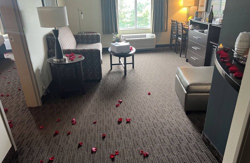 Windom Hotel | AmericInn by Wyndham Windom