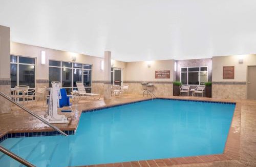 Windom Hotel | AmericInn by Wyndham Windom