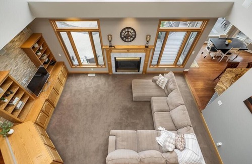 Andover House | Andover stunner on acreage with underground pool
