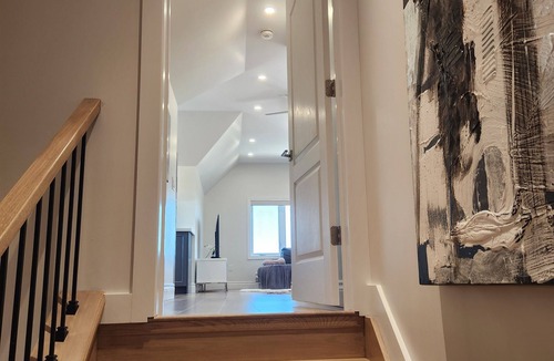 Bethany Apartment | ANJUL Loft - a peaceful getaway in Bethany!