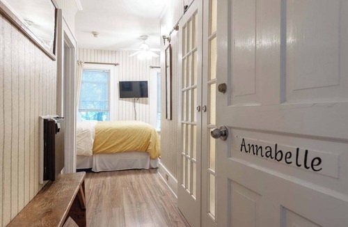 Stratford Apartment | Annabelle Stone Maiden Inn