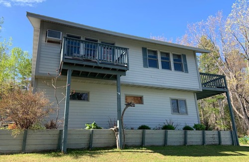Red Cliff Apartment | Annex No. 2 DePerrys | On Lake Superior Shoreline
