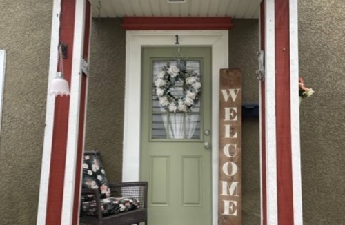 Anoka Apartment | Anoka 1 bedroom Apartment in Old Victorian House