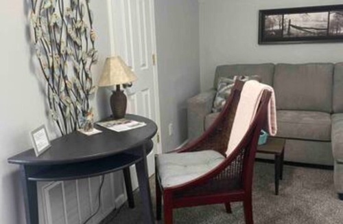 Anoka Apartment | Anoka 2 bedroom apt. in Historical Victorian House