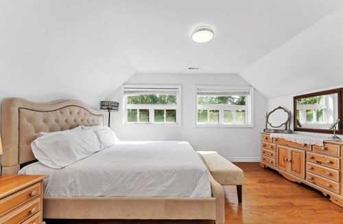 Burlington Apartment | Apartment ∙ 2 bedrooms ∙ 4 guests