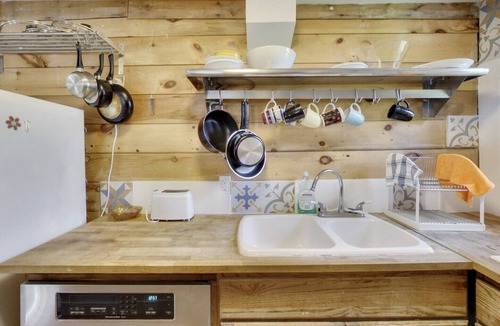 Quinte West Cottage | Apple Cider Mill (attached separate unit)