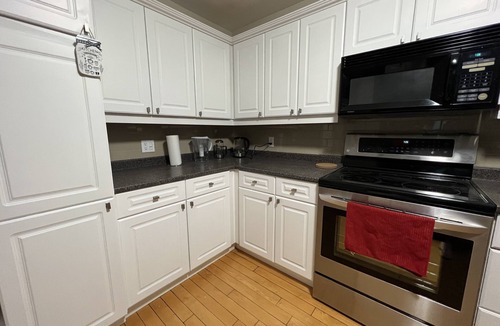 Kingston House | Arbour Ridge Vacation Home - Trail View! 5 bedrooms, 7 beds