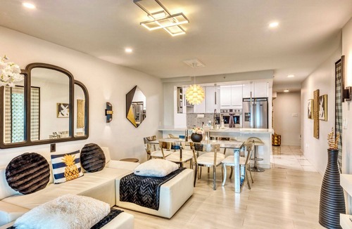 East Side Condo | Art Deco Broadway Bedroom (with Shared Common Area)