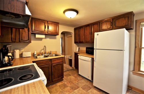 Northrup House | Aster house-4 BR-1.5 Bath;2 miles to Mayo Clinic-Mayo Patient Furnished Home