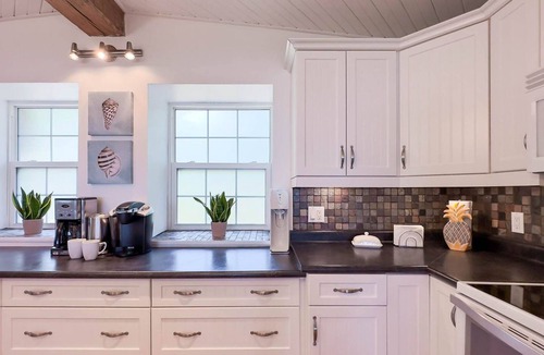 Bluewater Cottage | Autumn Leaves & Lake Breezes: Bedrock Beach House