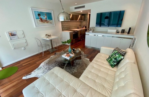 West Avenue Condo | AVAILABILITY HERE: https:/fontana109.lodgify.com/