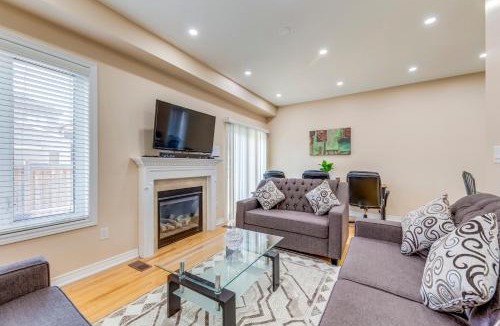 Brampton House | Avid vacation palace in Castlemore , Brampton