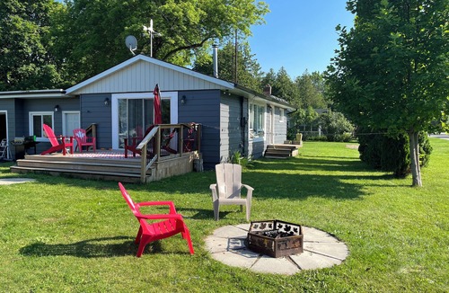 Port Franks Cottage | Awesome 3 bedroom cottage located close to Lake Huron. Watch the sunset off deck
