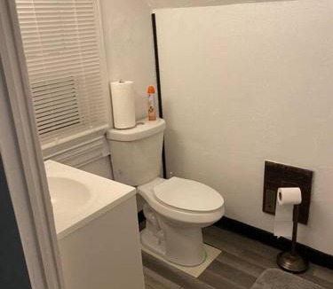 Walnut Hills Apartment | Awesome Attic Studio Private Room 3A