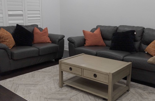 Brampton House | AWESOME MAIN HOUSE/BASEMENT IS SEPARATE SUITE