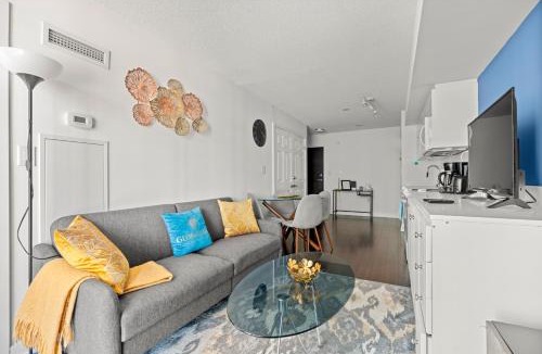 CityPlace Apartment | Azure 1Br & Den Apartment with Lake Ontario Views